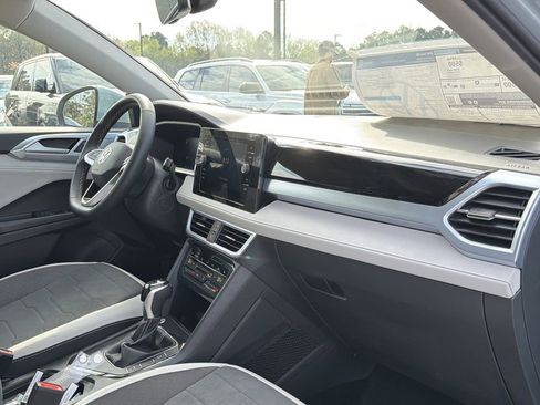 New 2026 Volkswagen Taos SE image 19