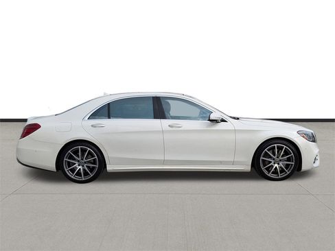 Used 2019 Mercedes-Benz S 560 Sedan image 4