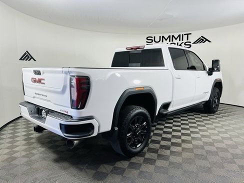 Used 2025 GMC Sierra 2500 AT4 w/ AT4 Premium Plus Package image 4
