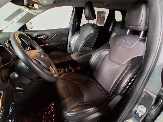 Used 2022 Jeep Cherokee Latitude Lux w/ Mopar Interior Package AWD/4WD image 10