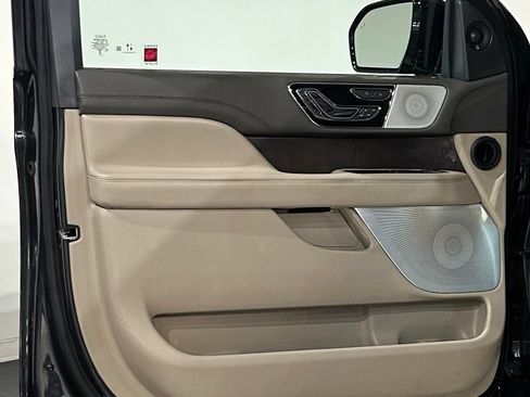 Used 2023 Lincoln Navigator Reserve AWD/4WD image 38