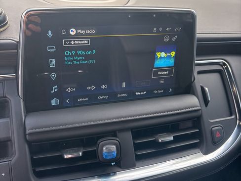 Used 2023 Chevrolet Tahoe Z71 w/ Luxury Package image 17