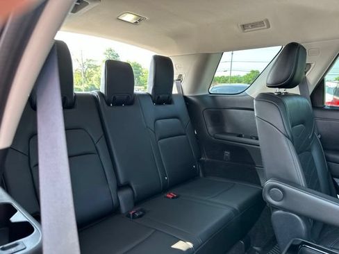 Certified 2022 Nissan Pathfinder Platinum w/ Cargo Package AWD/4WD image 30