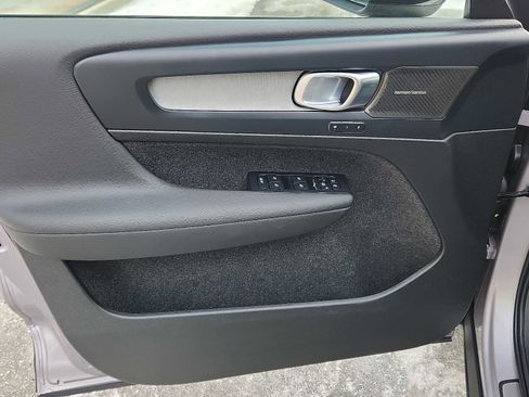 Used 2026 Volvo XC40 B5 Ultra image 12