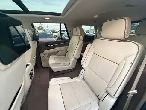 Used 2021 GMC Yukon Denali w/ Denali Ultimate Package image 17