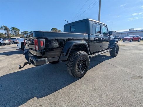 Used 2022 Jeep Gladiator Sport image 4