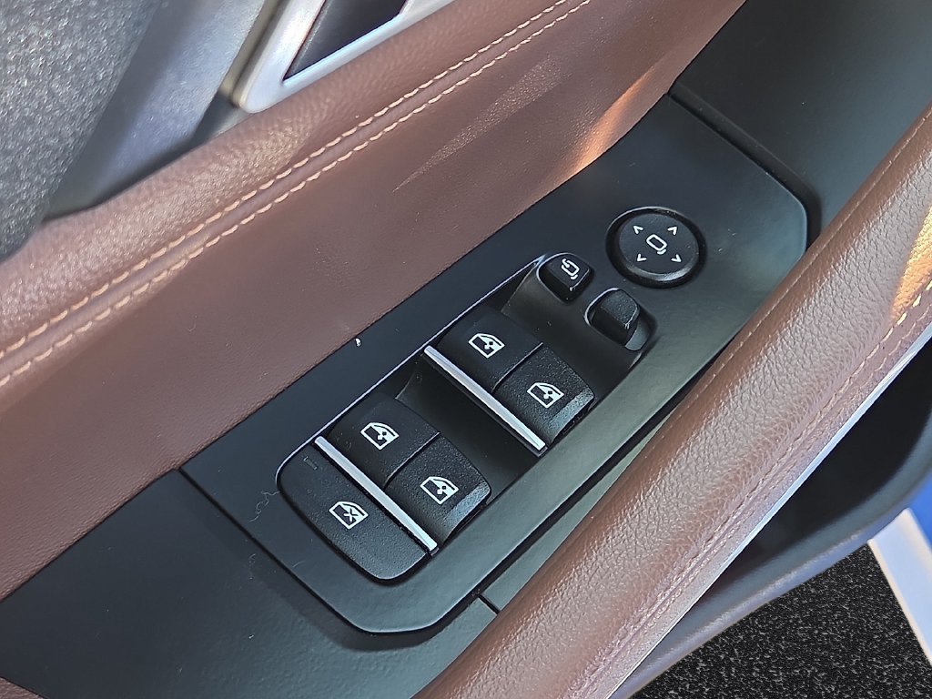 Used 2020 BMW X6 sDrive40i w/ Executive Package RWD image 14