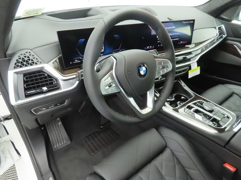 Used 2026 BMW X7 xDrive40i AWD/4WD image 10