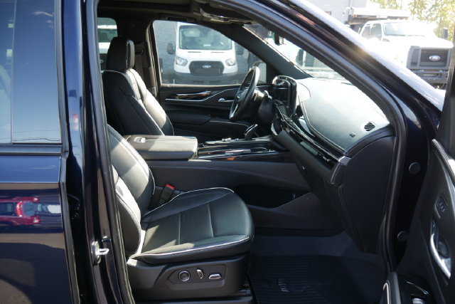 Used 2024 Cadillac Escalade Sport w/ LPO, ONYX Package AWD/4WD image 30