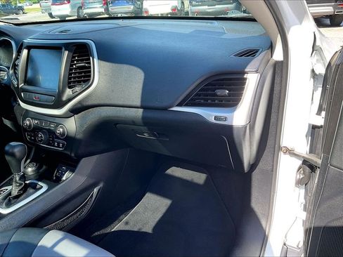 Used 2014 Jeep Cherokee Limited AWD/4WD image 13