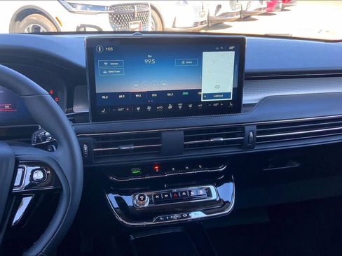 New 2026 Lincoln Corsair Premiere image 6