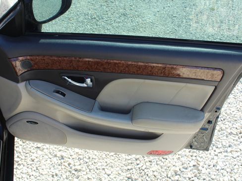 Used 2005 Hyundai XG350 L image 23