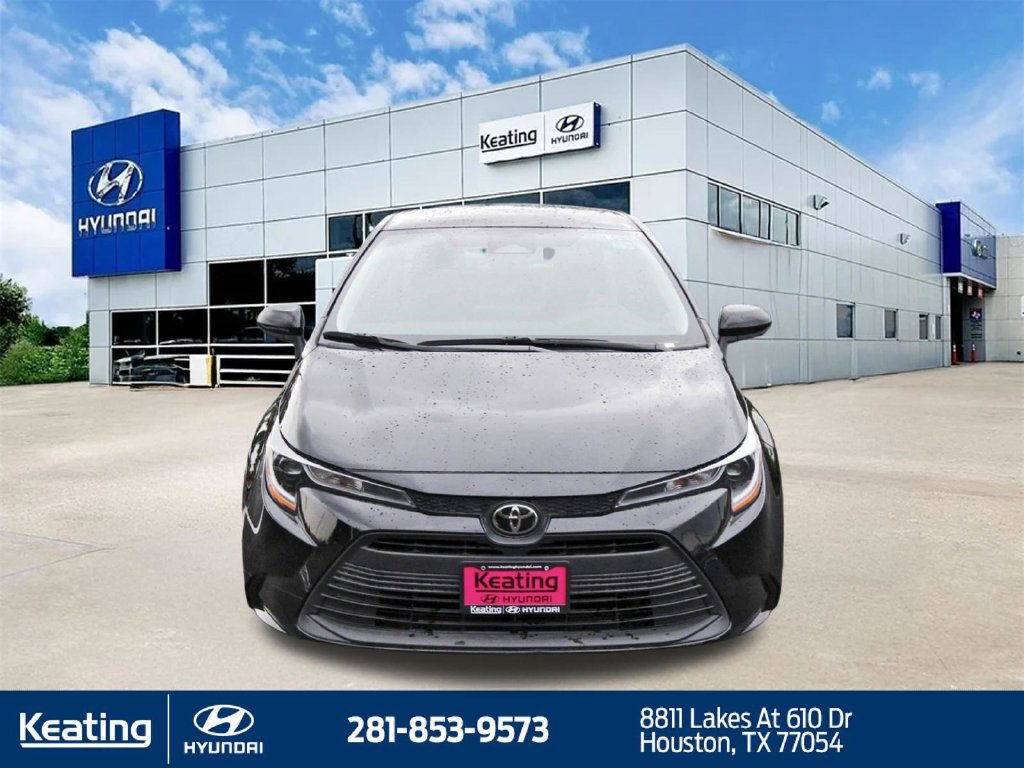 Used 2025 Toyota Corolla LE FWD image 2