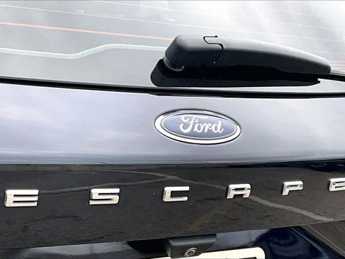 Used 2021 Ford Escape S image 9