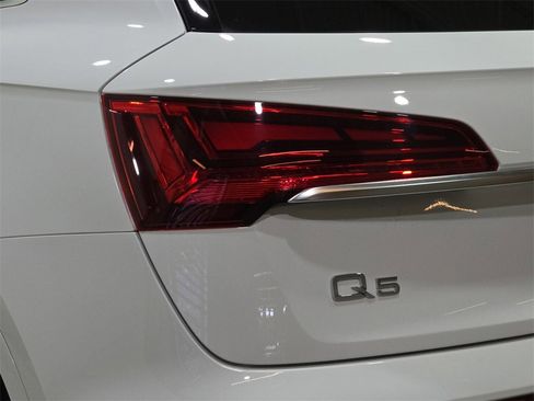 Used 2023 Audi Q5 2.0T Prestige w/ Prestige Package image 38