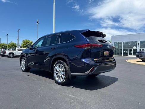 Used 2022 Toyota Highlander Limited AWD/4WD image 5