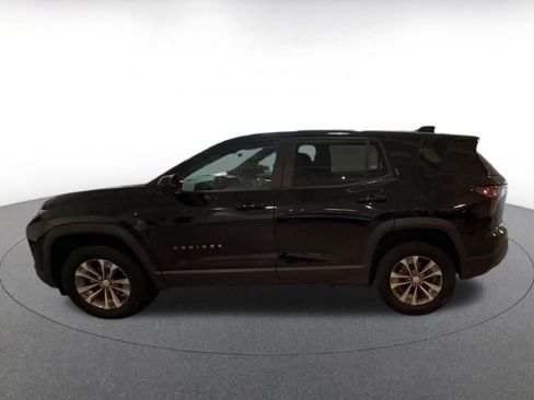Used 2025 Chevrolet Equinox LT FWD image 9