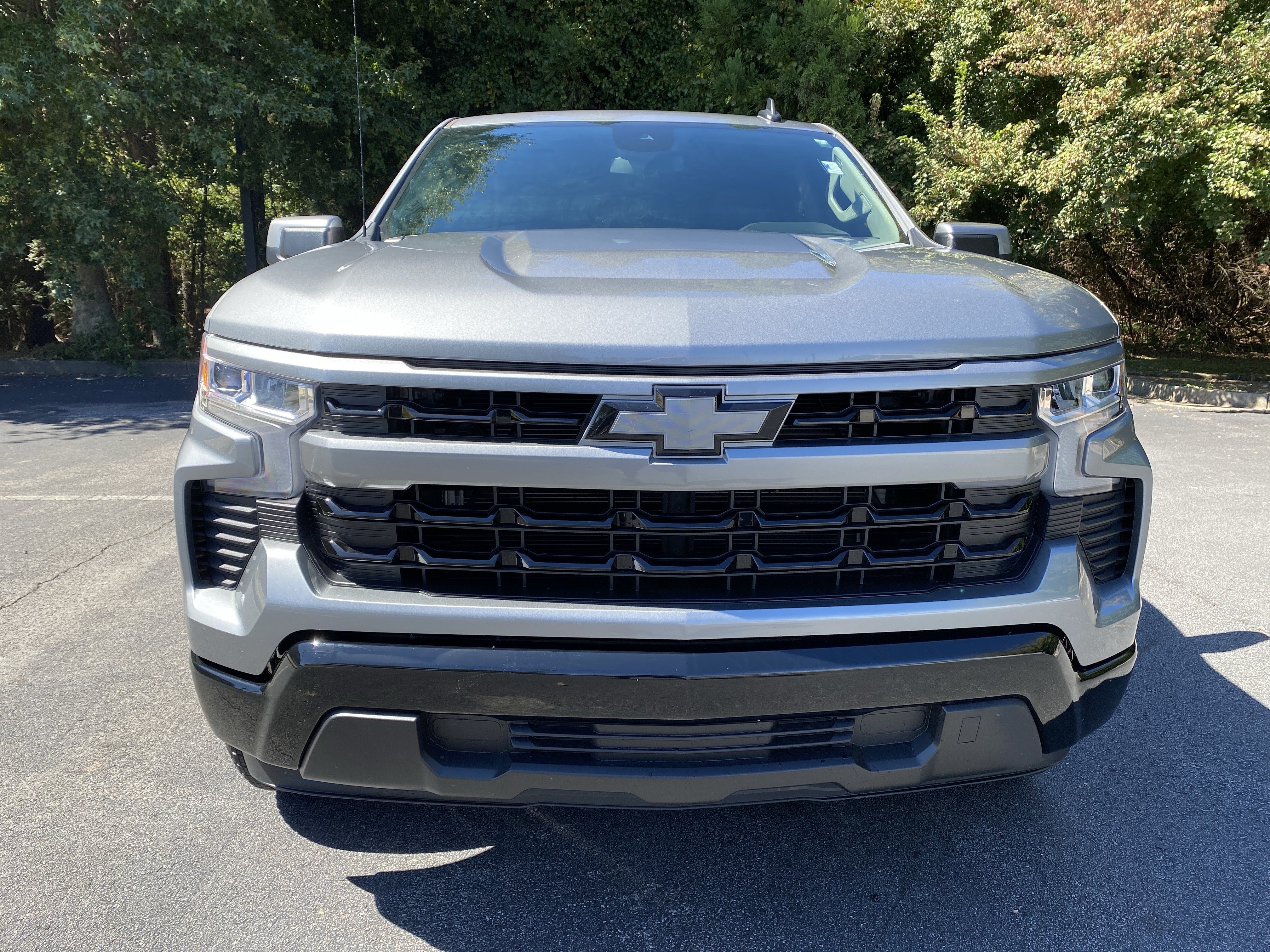 Used 2024 Chevrolet Silverado 1500 LT w/ Convenience Package II RWD image 3