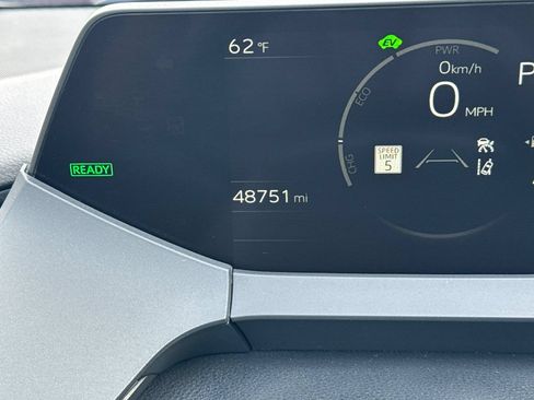 Used 2025 Toyota Prius LE FWD image 42