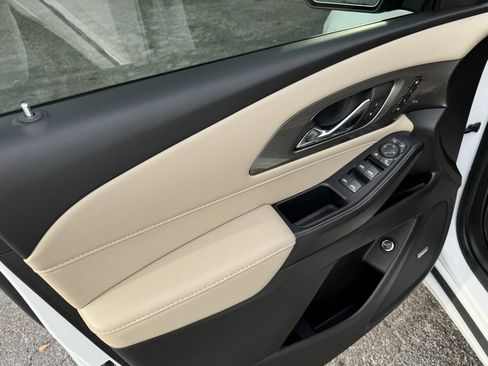 Used 2022 Chevrolet Traverse Premier image 16