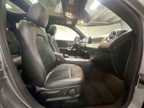 Used 2022 Mercedes-Benz EQB 350 4MATIC image 30