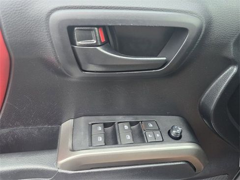 Used 2020 Toyota Tacoma SR5 image 28