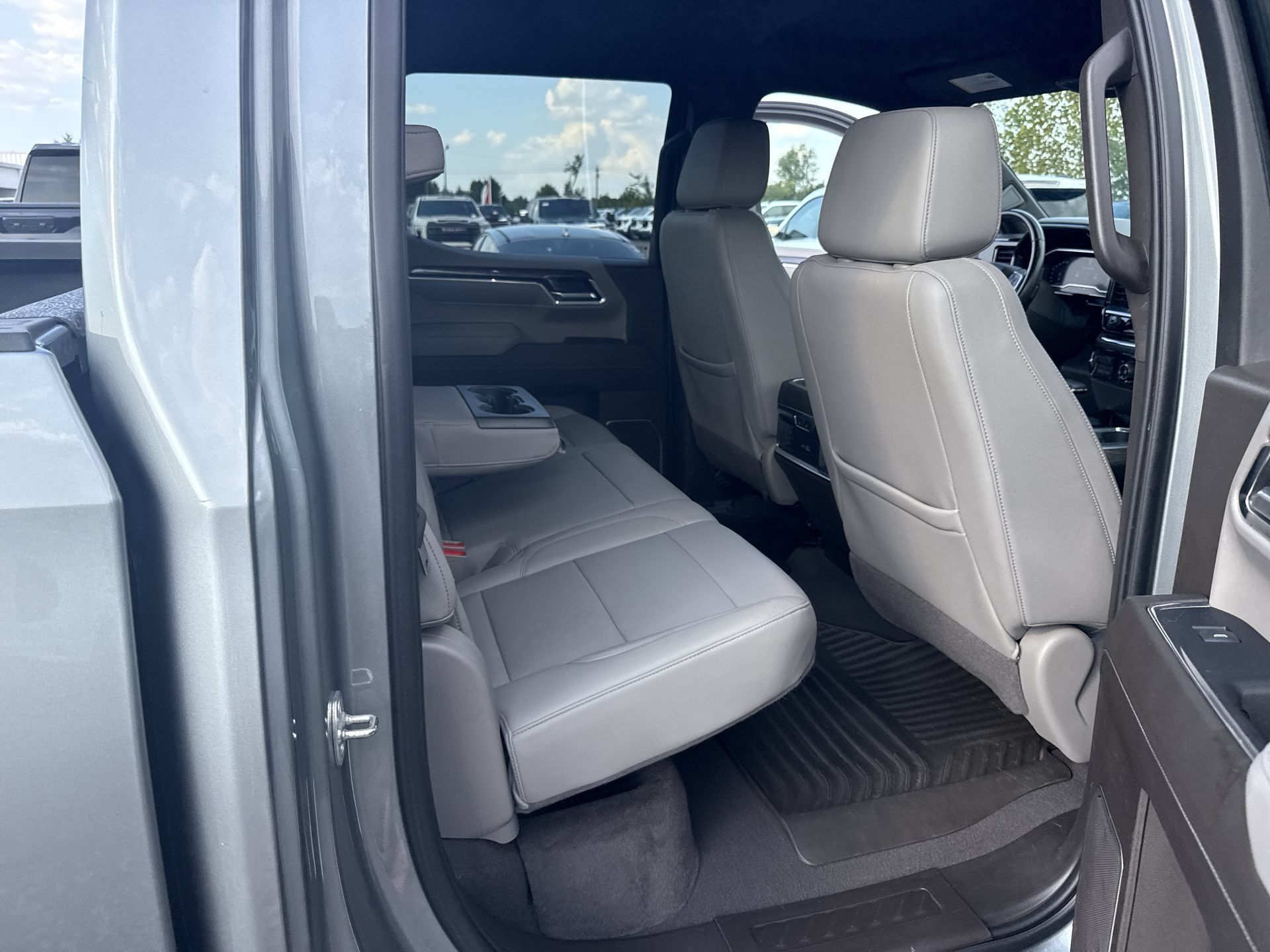 Used 2023 Chevrolet Silverado 1500 LTZ w/ LTZ Convenience Package II AWD/4WD image 34