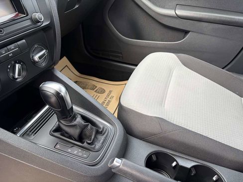 Used 2018 Volkswagen Jetta S image 14