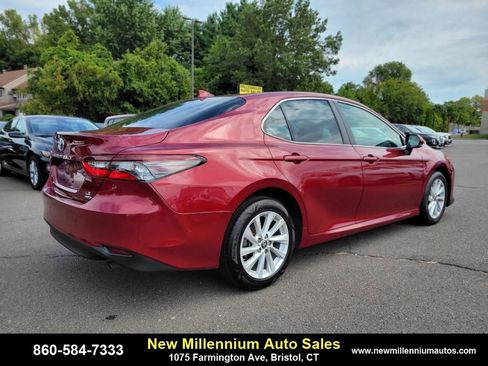 Used 2022 Toyota Camry LE w/ Cold Weather Package image 5