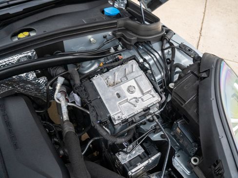 Used 2022 Porsche Macan image 40