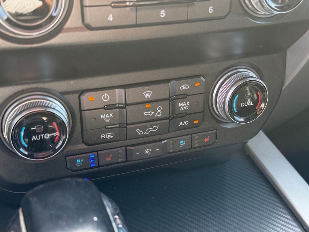 Used 2019 Ford F150 Lariat w/ Equipment Group 502A Luxury AWD/4WD image 32