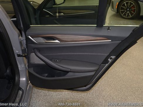 Used 2022 BMW 530e w/ Premium Package image 43