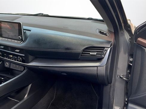 Used 2023 Nissan Rogue SV image 26