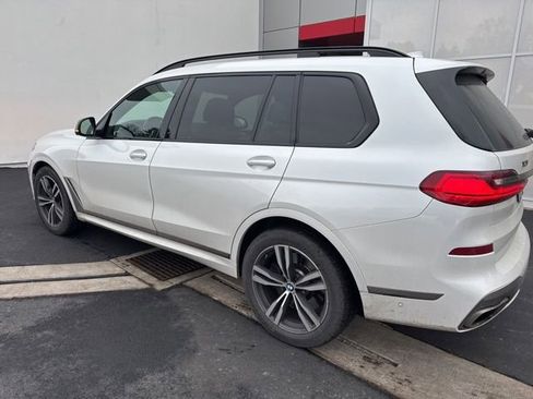 Used 2021 BMW X7 M50i image 3