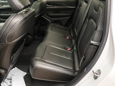 New 2026 Jeep Grand Cherokee Limited image 16