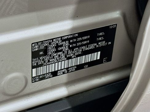 Used 2024 Toyota Venza Limited image 34