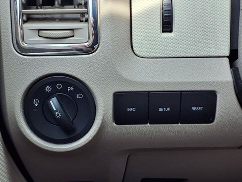 Used 2010 Mercury Mariner Premier FWD image 19
