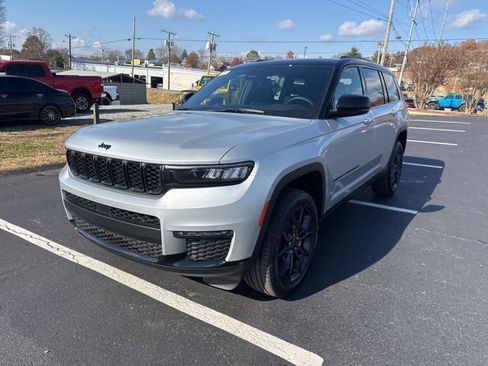 New 2025 Jeep Grand Cherokee L Limited w/ Trailer Tow Package image 3