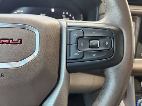 Used 2022 GMC Yukon XL Denali AWD/4WD image 32