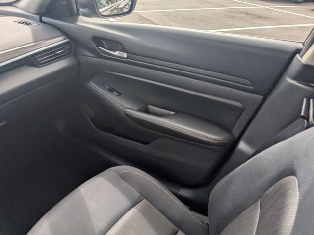 Used 2025 Nissan Altima 2.5 SV FWD image 15