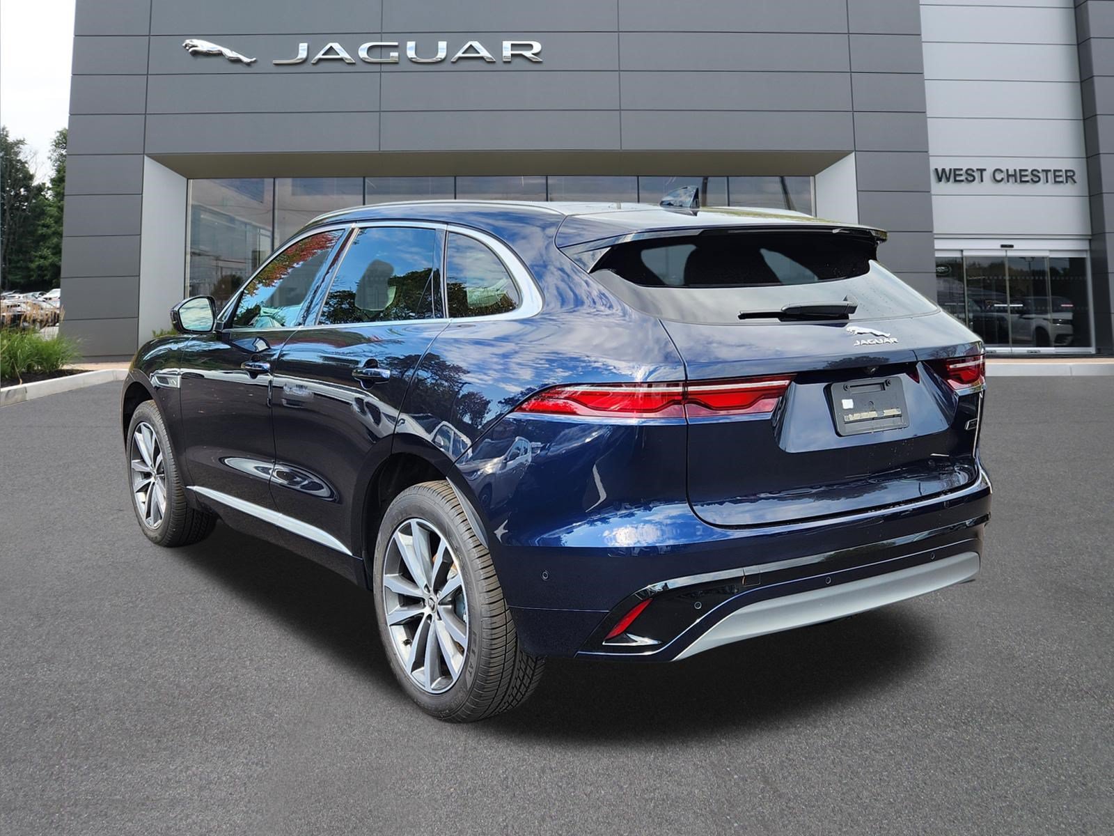 Certified 2026 Jaguar F-PACE R-Dynamic S AWD/4WD image 3