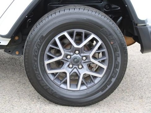 Used 2024 Jeep Wrangler Unlimited Sahara AWD/4WD image 6