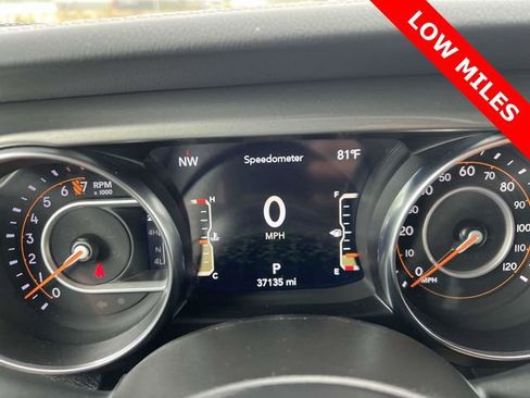Used 2021 Jeep Gladiator Overland w/ Cold Weather Group AWD/4WD image 32