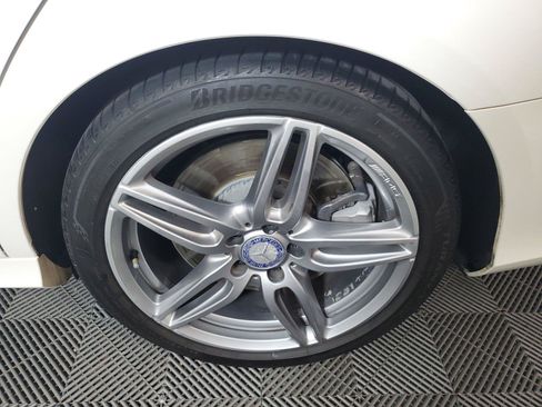 Used 2017 Mercedes-Benz E 400 4MATIC Wagon image 11