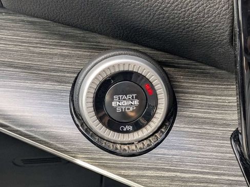 Used 2024 Jeep Wagoneer Series II w/ Flexible Seating Group RWD image 28