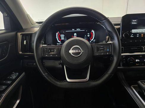 Used 2025 Nissan Pathfinder Platinum AWD/4WD image 10