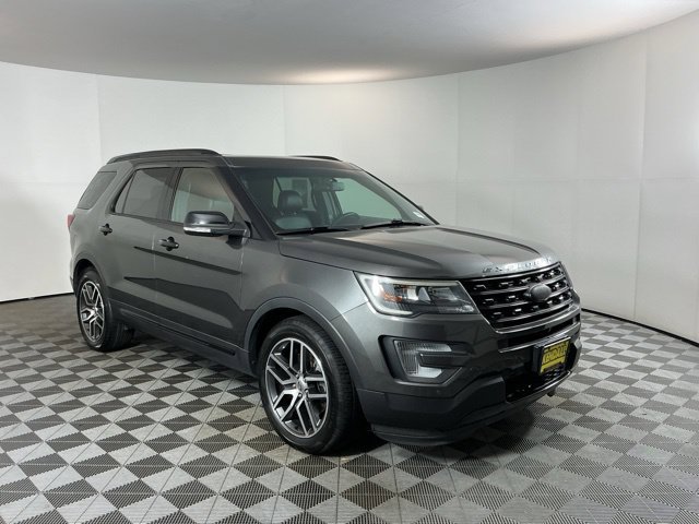 Used 2016 Ford Explorer Sport w/ Equipment Group 401A AWD/4WD image 3