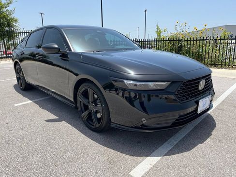 Used 2023 Honda Accord Sport image 3