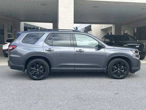 Used 2025 Honda Pilot Black Edition image 8