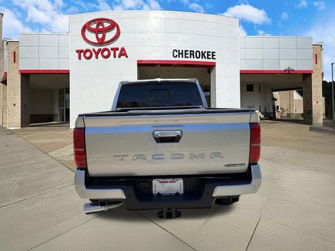Used 2026 Toyota Tacoma Limited AWD/4WD image 6